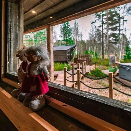 Minivilla Peikonpesae Ulkoporeallas & Pihasauna Chalet *