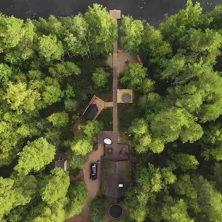 Minivilla Peikonpesae Ulkoporeallas & Pihasauna Chalet *