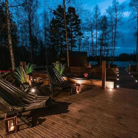 Chalet Minivilla Peikonpesae Ulkoporeallas & Pihasauna Loppi