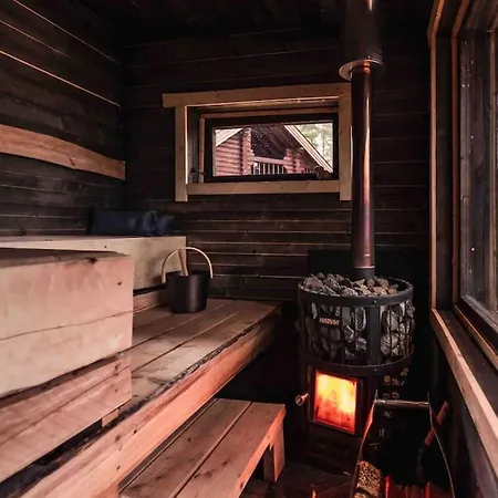 Minivilla Peikonpesae Ulkoporeallas & Pihasauna 샬레 *