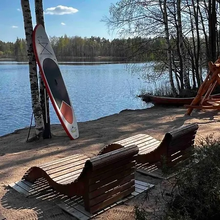 Minivilla Peikonpesae Ulkoporeallas & Pihasauna 샬레