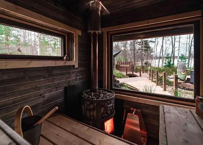 Minivilla Peikonpesae Ulkoporeallas & Pihasauna Шале Loppi