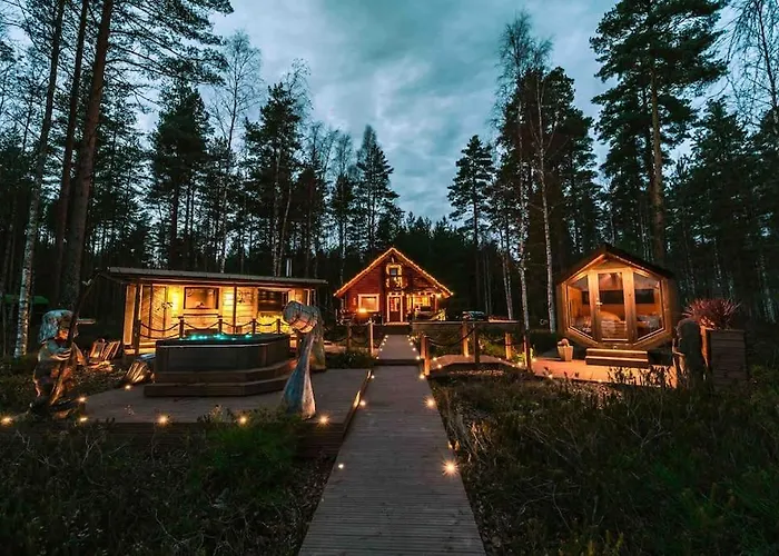 Minivilla Peikonpesae Ulkoporeallas & Pihasauna Шале Loppi