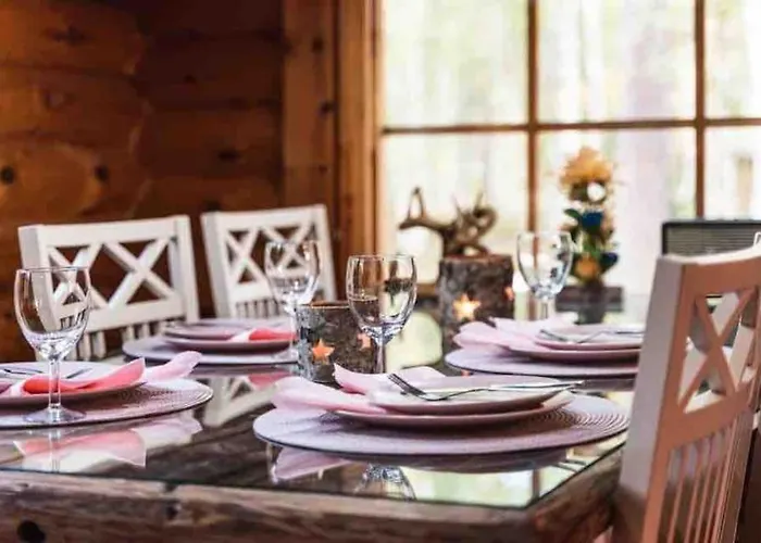 Minivilla Peikonpesae Ulkoporeallas & Pihasauna Шале *