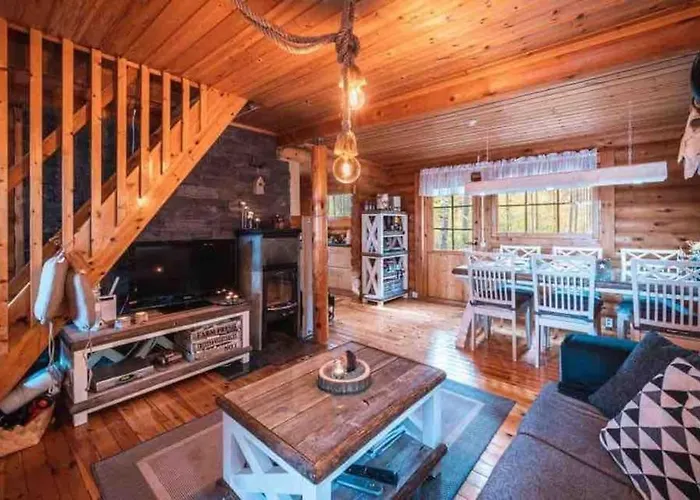 Шале Minivilla Peikonpesae Ulkoporeallas & Pihasauna